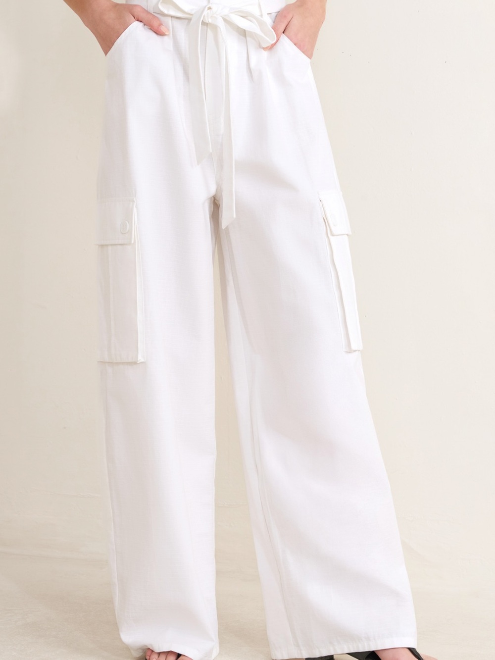 💕SALE! Flying Tomato White Cargo Wide-Leg Pants